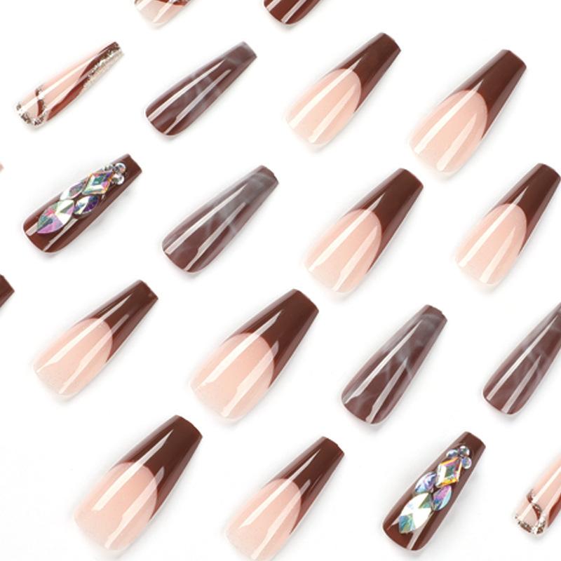 Wear nail pads, long ballet rhinestones, smudge nail pads, finished nail art, wear nail art advanced nail pads