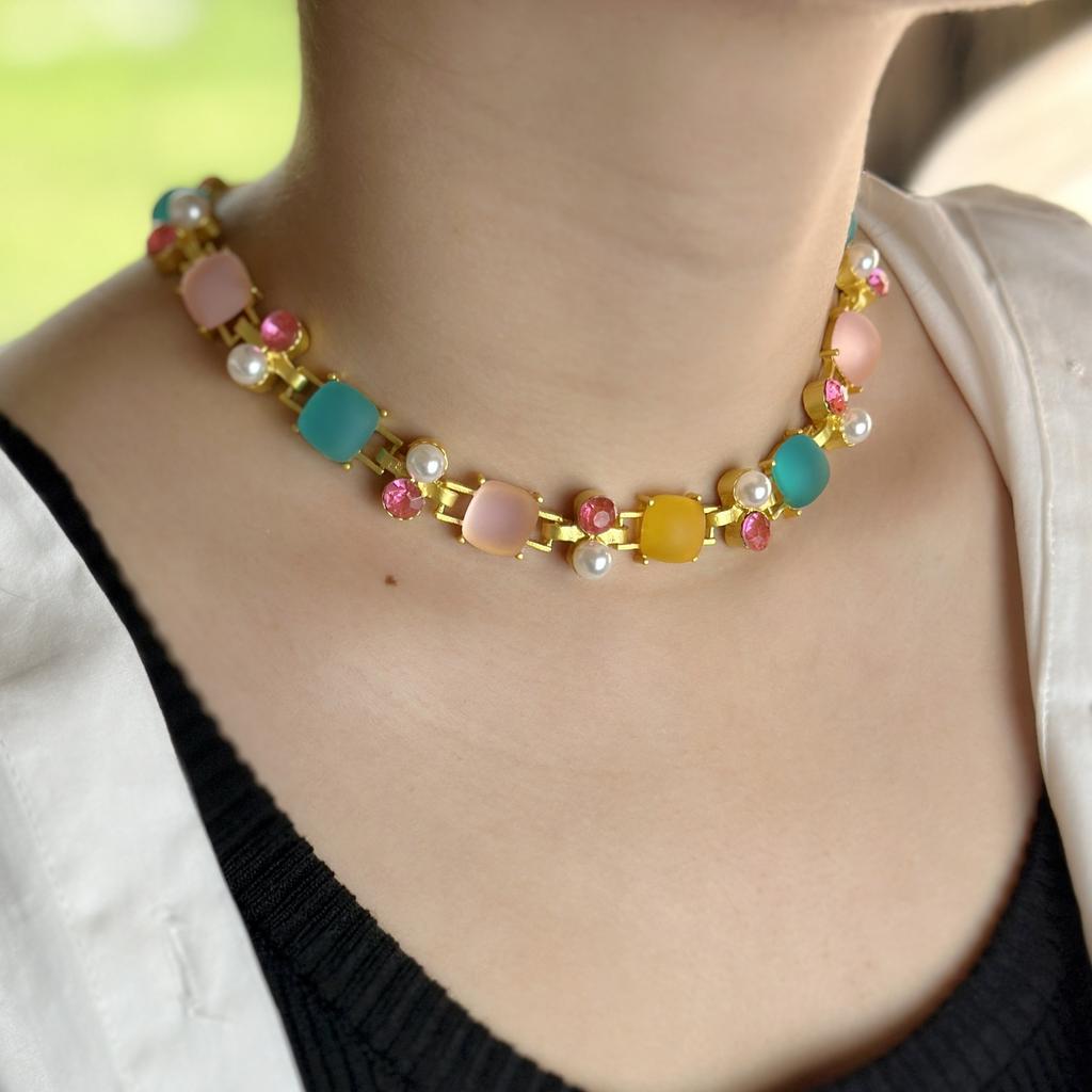 Vintage Color Diamond-Set Square Resin Pearl Necklace French Vintage Light Luxury Clavicle Chain Necklace Women