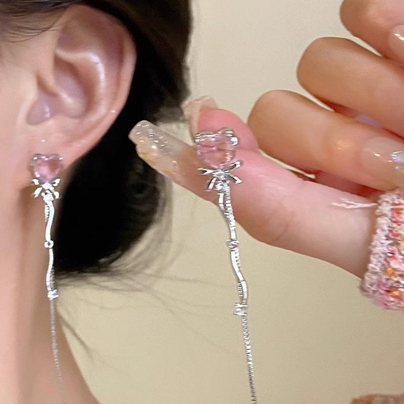 

Серьги-звезды неправильной формы с кисточками и сердечками