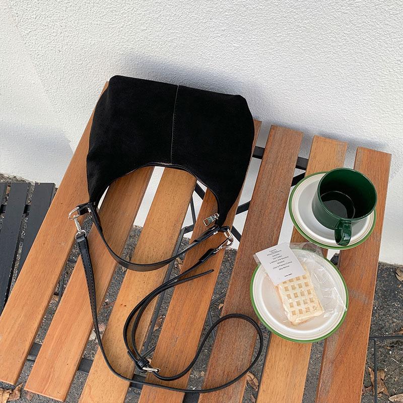 Нишевая модная однолямочная сумка под мышку женская 2 новые популярные портативные сумка-пельмень текстурная модная сумка-полумесяц чёрный