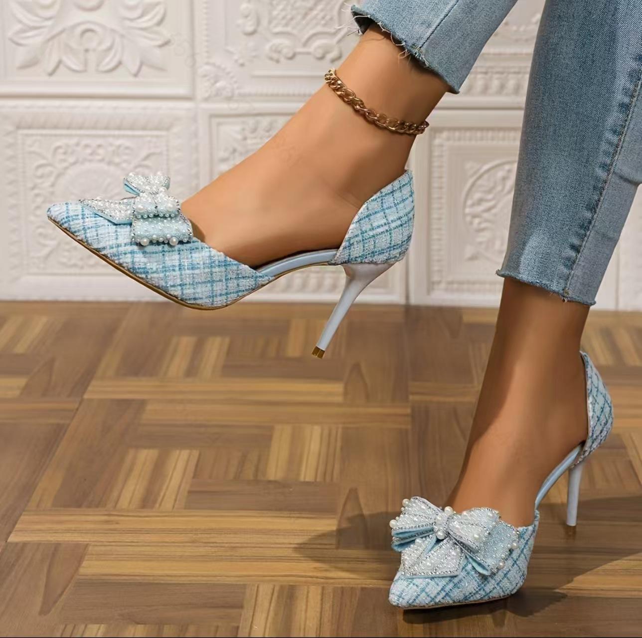 

Черные туфли на высоком каблуке женские тонкие каблуки заостренные темпераментные светские туфли со стразами одинарные туфли полые сандалии 40