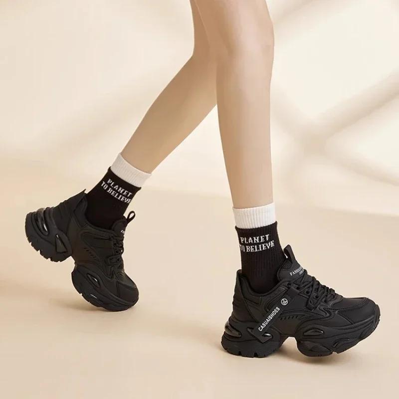 Mode Dicke Sohle Tennis Damen Sneaker Lässig Schnürkeil Dad Schuhe Outdoor Mode Sport Warmhalten Optionales Samtfutter Sneaker