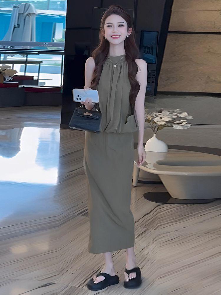 Chic Summer 2026 Spicy Girl Two-Piece Set: Elegant Sleeveless Halter Top & Skirt