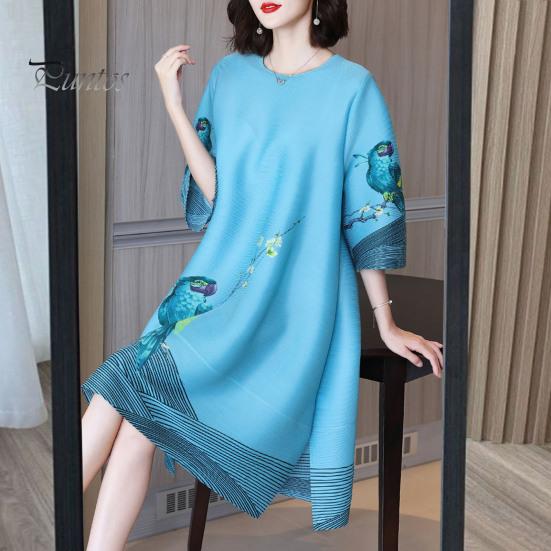Retro Print Dress Women Summer Three Quarter Sleeves Loose Parrot Ice Printed Silk Knee Length Pullover Party Commute Office Midi O Neck