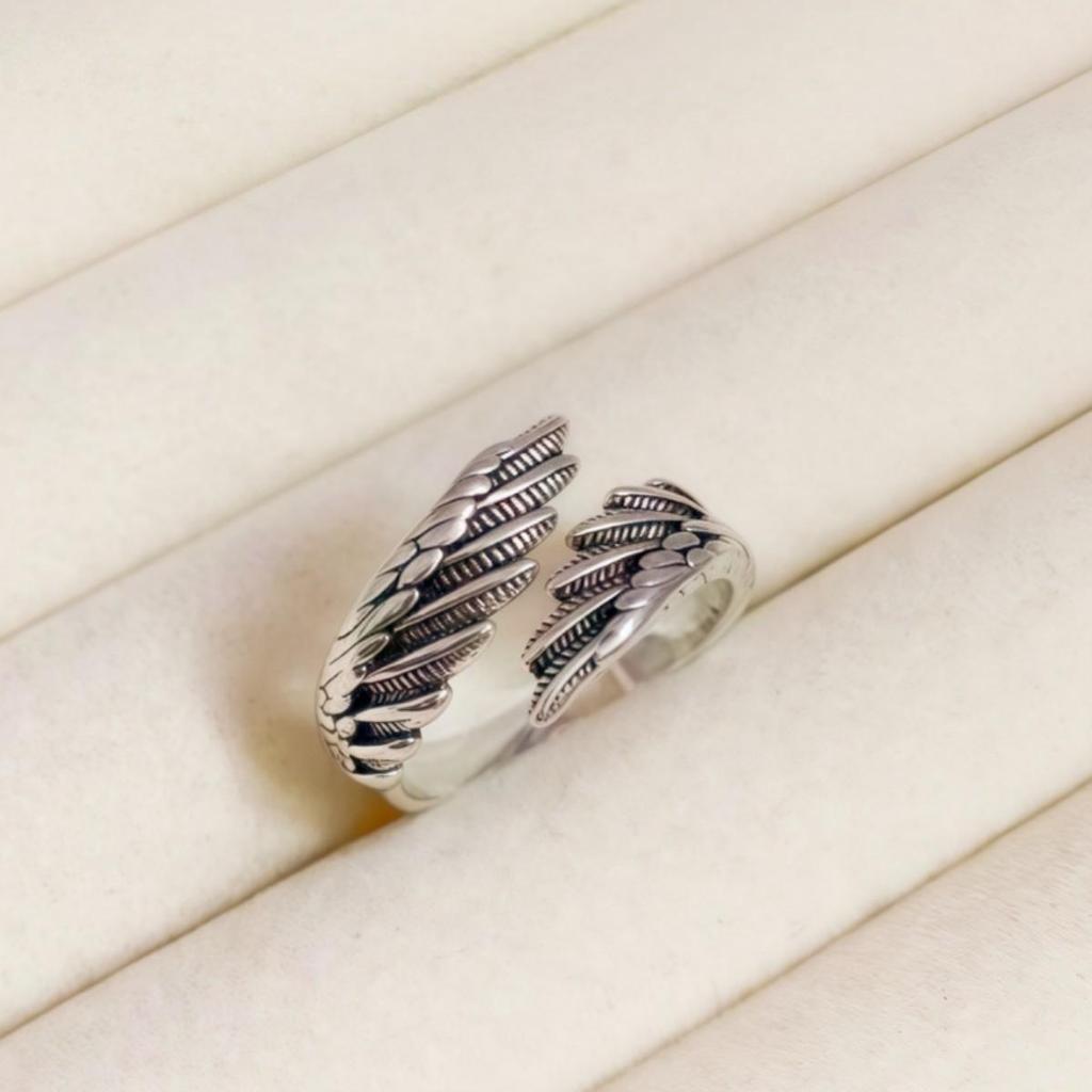 Retro Angel Wings Fashion Ring - Simple Versatile Design