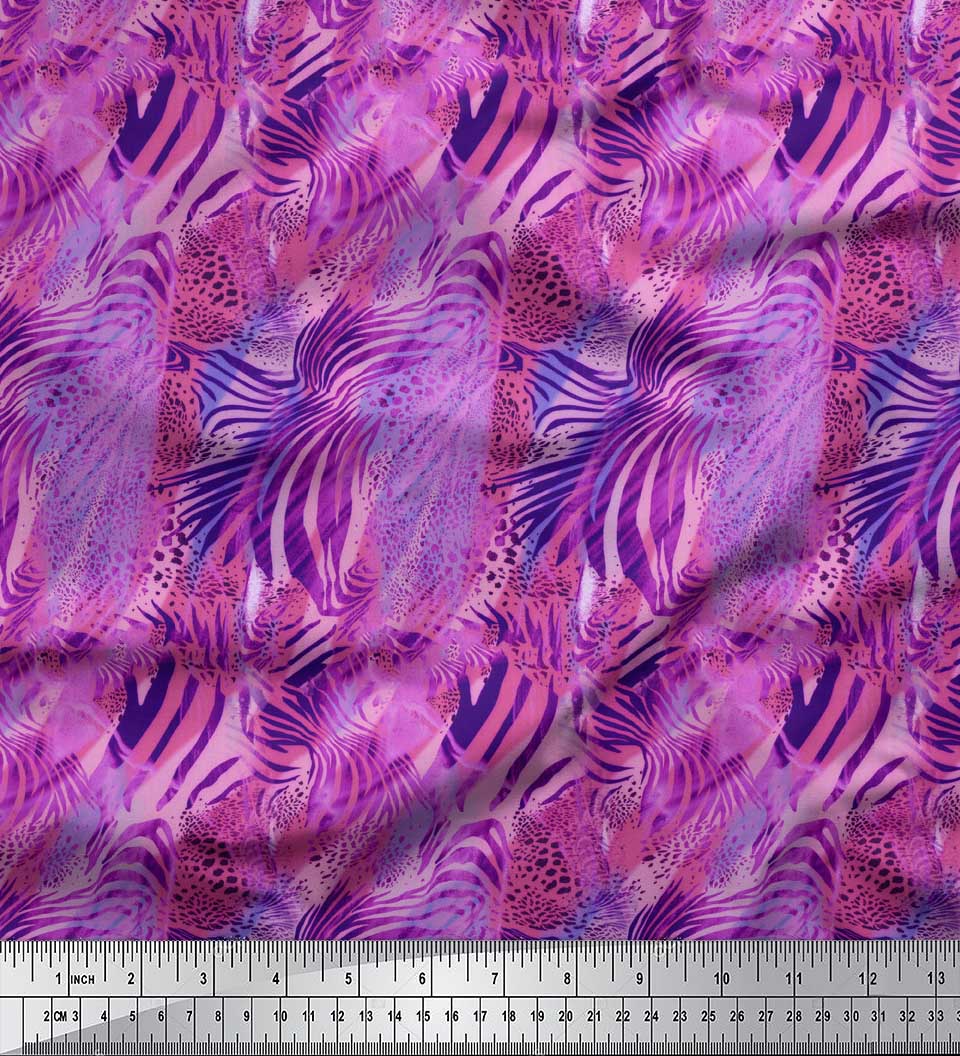 

Тканина Soimoi Orange Japan Crepe Satin Тканина з принтом шкіри тварин з зеброю та леопардом на метри 42 дюйма 42 Inch Wide - Poly Crepe фіолетовий