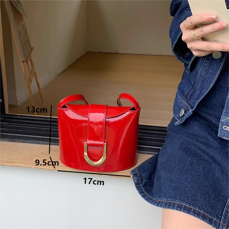 New Small Red PU Leather Crossbody Bags Fashion Metal Horseshoe Buckle Mini Flap Bucket Hand Bags Casual Black Shoulder Bags