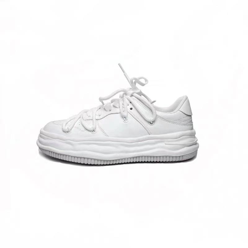 Women's Shoes 2025 New Leather Little White Shoes Women's Korean Version Platform Dissolving Board Shoes Women's Casual Shoes Versatile Sports Shoes