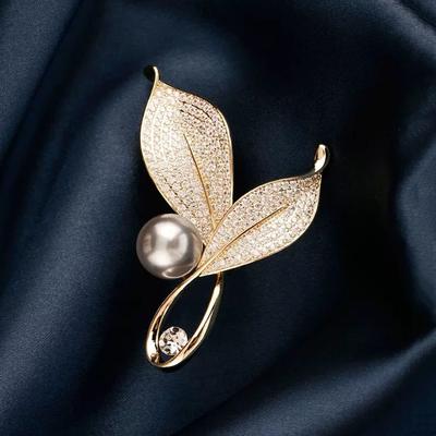 Jährliche Mary Brosche Weibliche Perle High-End Zarte Corsage Anti-Licht Anzug Xiaoxiangfeng Pin Zubehör