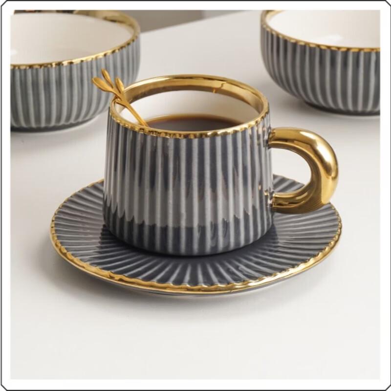 Baichengdao Europäisches Light Luxury 8-Personen Keramik-Geschirrset