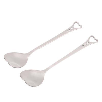 2 colheres de sobremesa de aço inoxidável com design em forma de coração, cabo ergonômico e durável anticorrosão