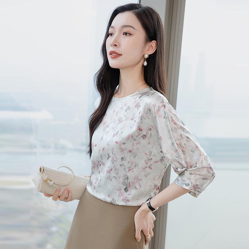 

2025 Spring Mulberry Silk Floral Blouse – Round Neck Fashion Top A3655 XL синій/квітковий