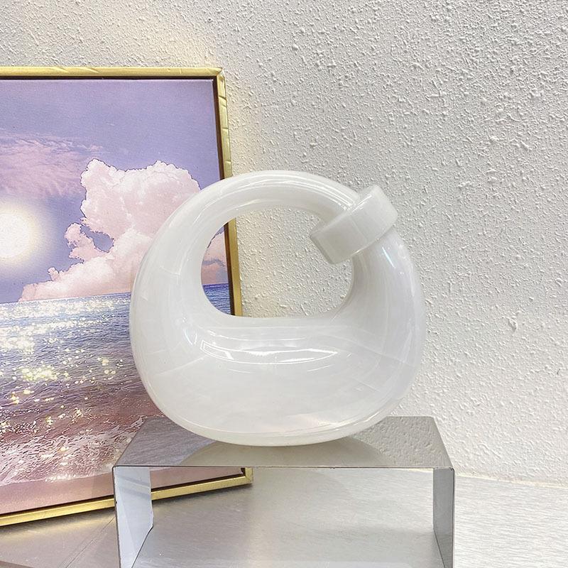 Fashion temperament acrylic simple box bag banquet candy color goose egg cloud shell hand messenger bag белый