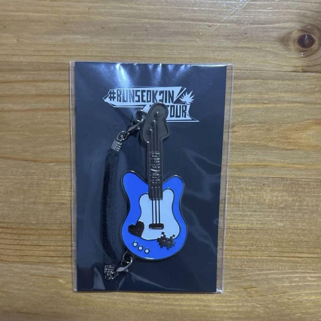 [USED] Korea Venue Exclusive BTS Jin RUNSEOKJIN Guitar Mini Charm Goyang
