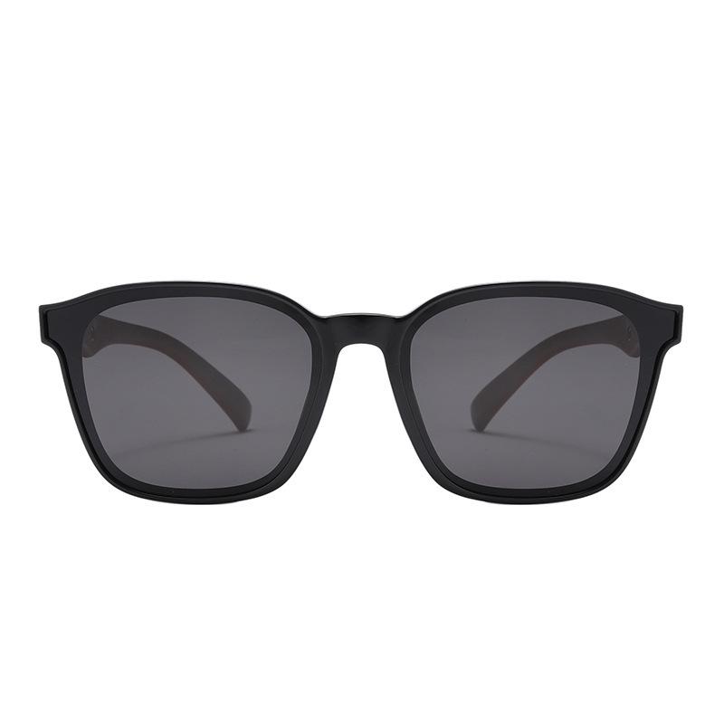 Retro Wood Grain Polarized Sunglasses with UV Protection