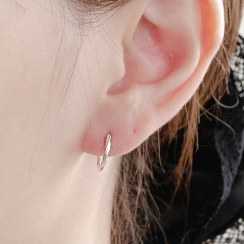 Primaute Wavy Slim Basic Ring