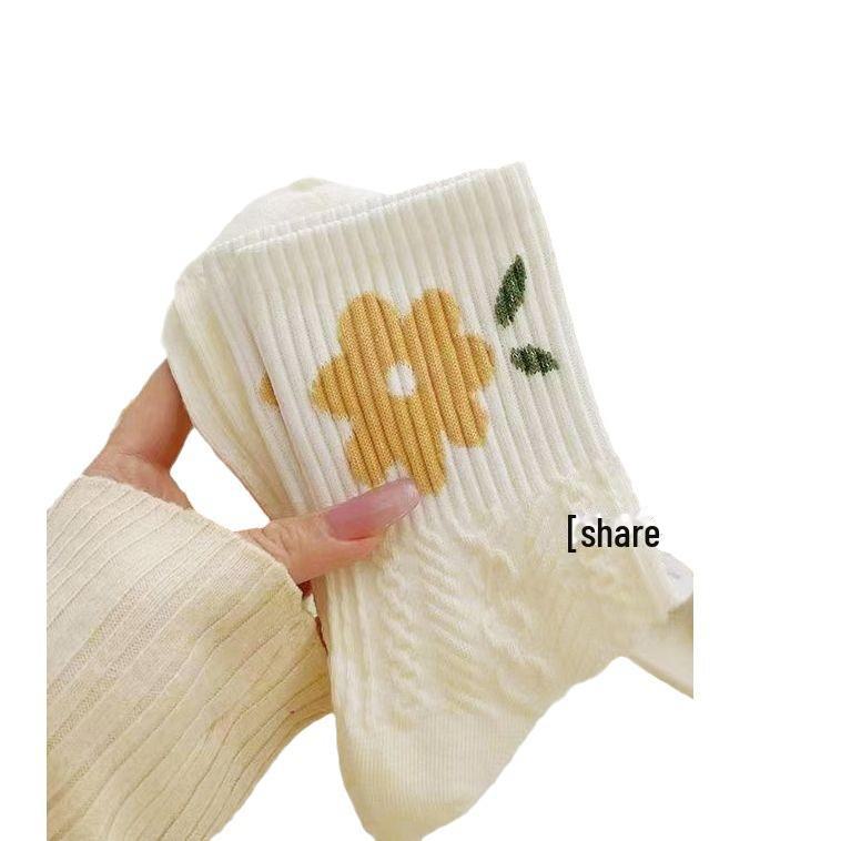 Trendy Korean-Style Women's White Long Socks – Cute, Breathable, and Perfect for Spring and Autumn