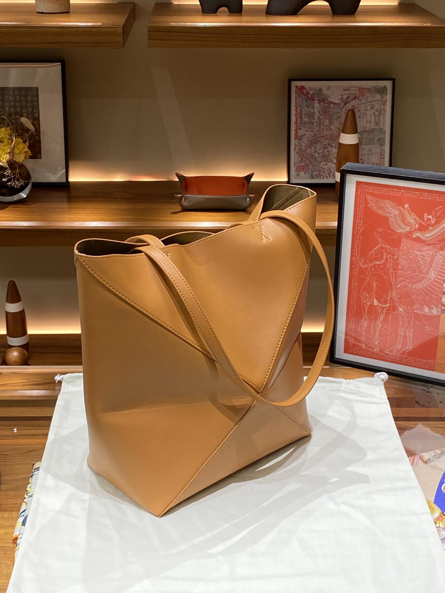 

Сумка-тоут Font большого размера, трансформирующаяся геометрическая кожаная сумка, большая вместимость, на одно плечо, Т-креативная, универсальная сумка подмышку 25cm хаки