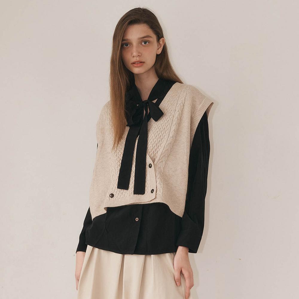 WEDNESDAY DELIGHT Wd_String Ribbon V-Neck Blouse_Black