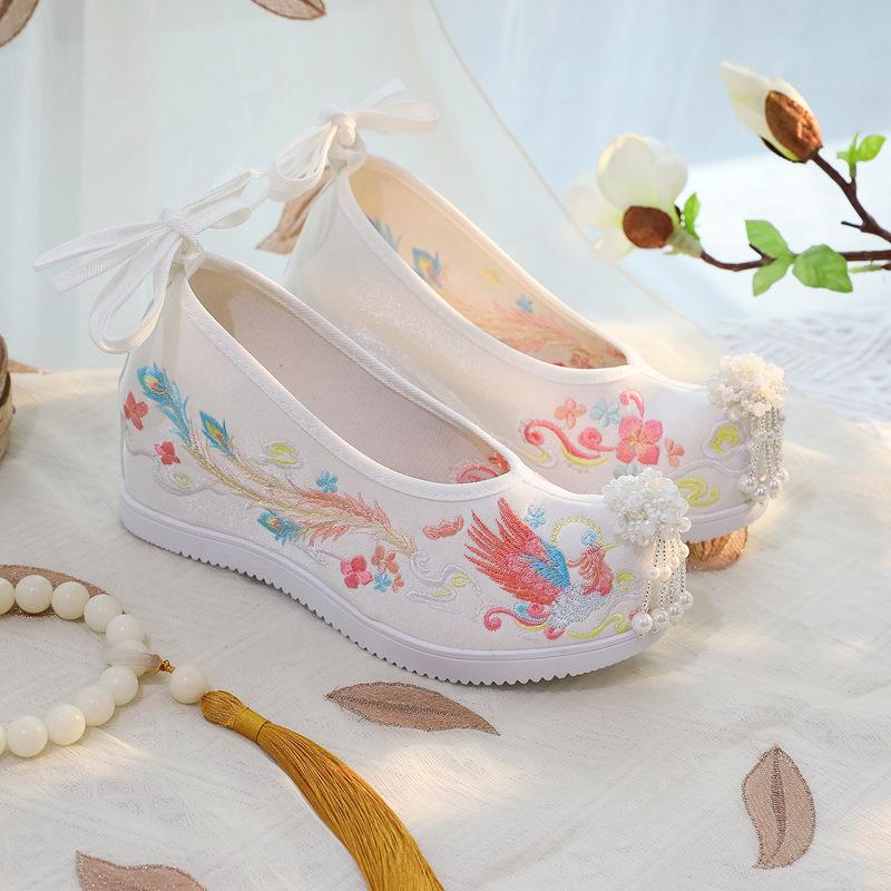 2025 Nové červené svatební boty s křišťálovými korálky, 7cm vnitřní styl Xiuhe, čínské přípitkové Hanfu starověké svatební boty