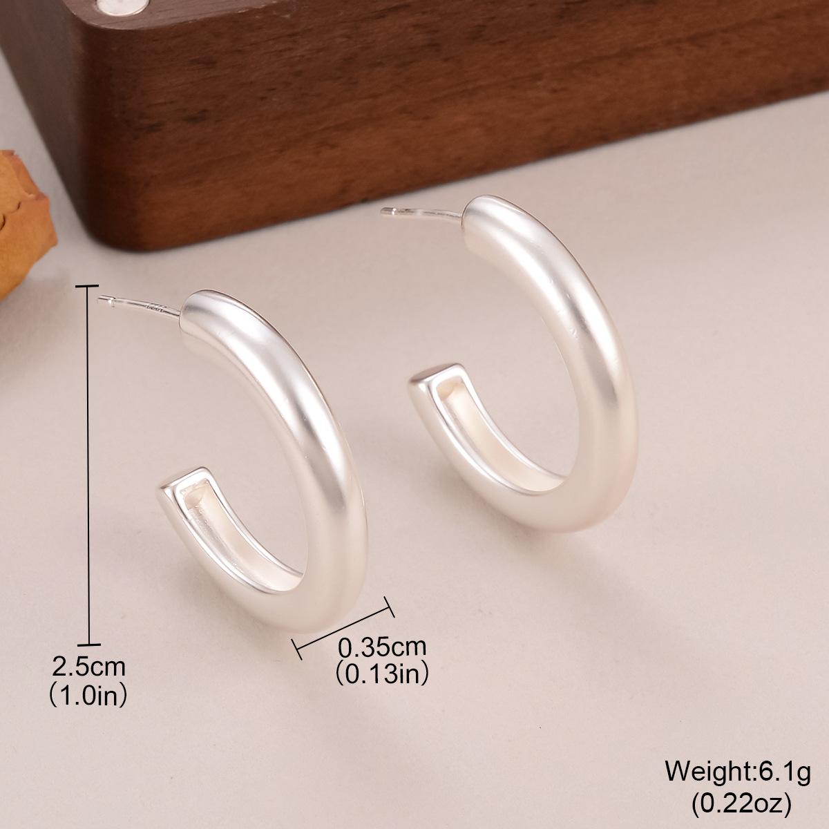 

ins cold wind love C-shaped earrings line bow stud earrings fashion temperament distorted personality earrings women