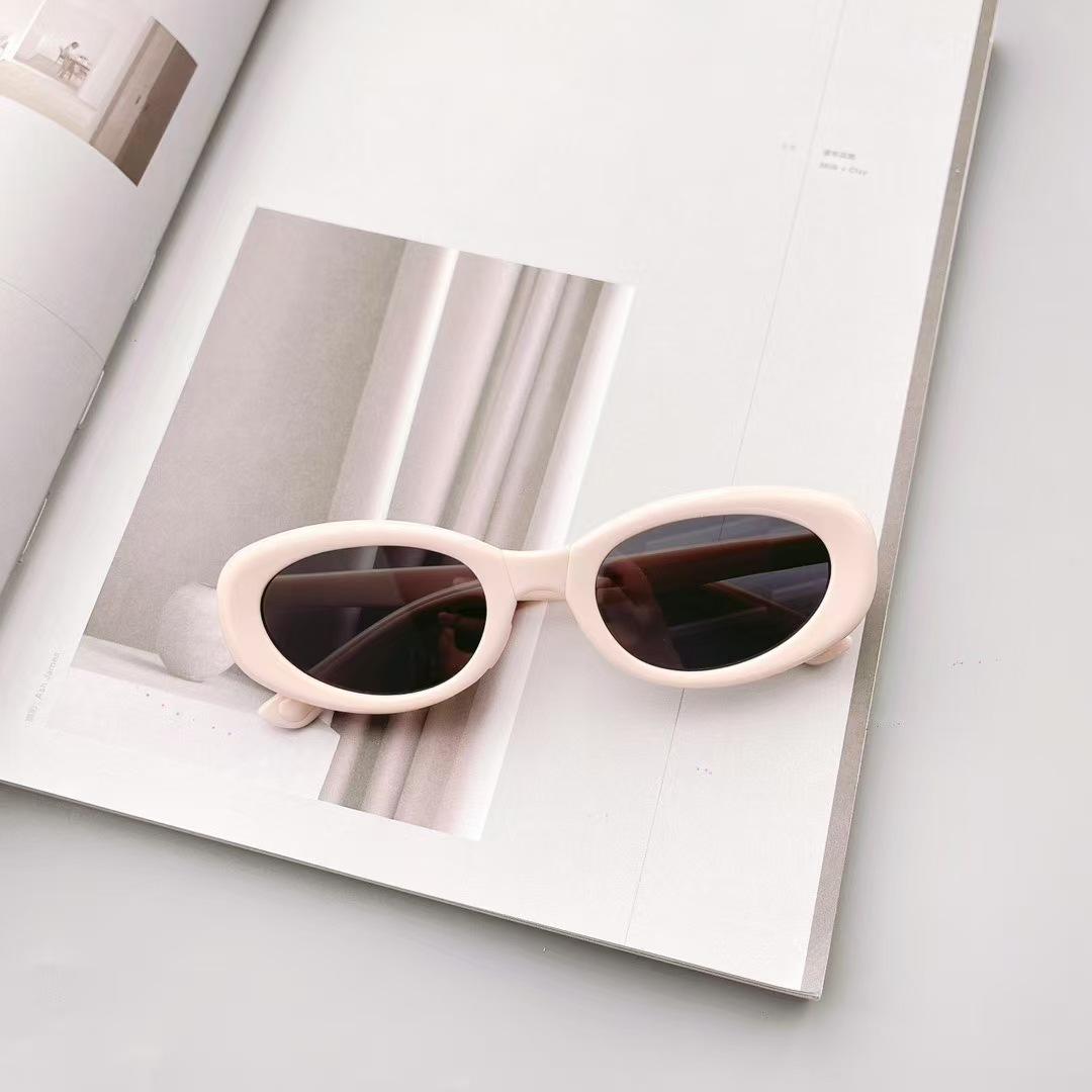 

Oval Shape Cool Sunglasses Foldable UV400 Protection Summer ladies Sun Glasses Travelling Hiking Fashion Sunglass
