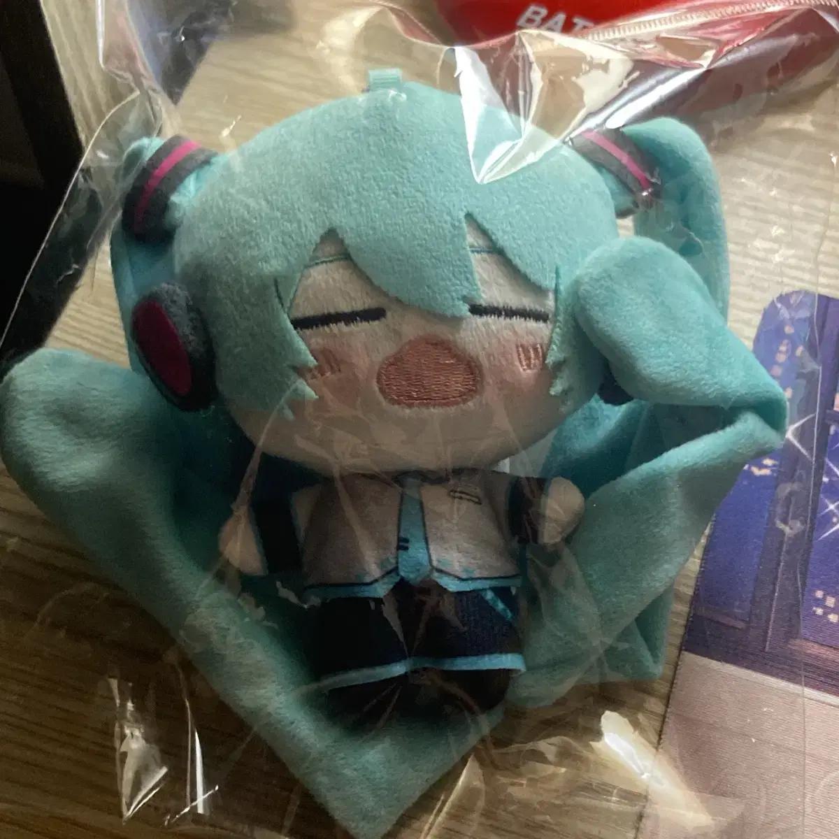 

Фестиваль благодарности Miku в Хондэ, Дайте мне обняться для Hatsune Miku, Кукла-сестра