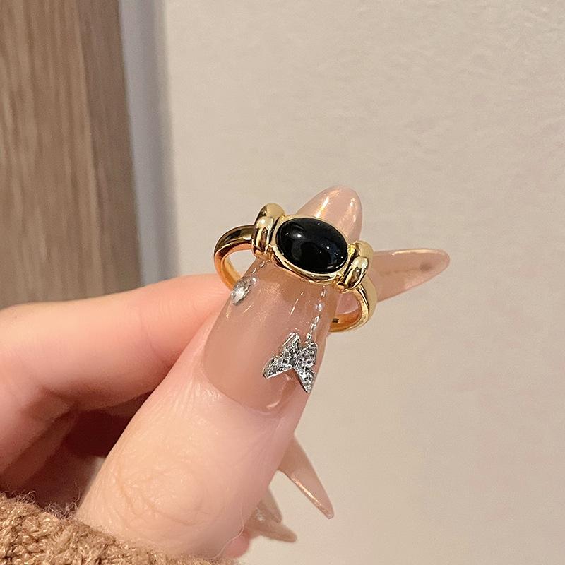 Gold Medieval Oval Black Gallstone Open Ring Stacked With Light Luxury French High-End Ring, Personalized Index Finger Ring