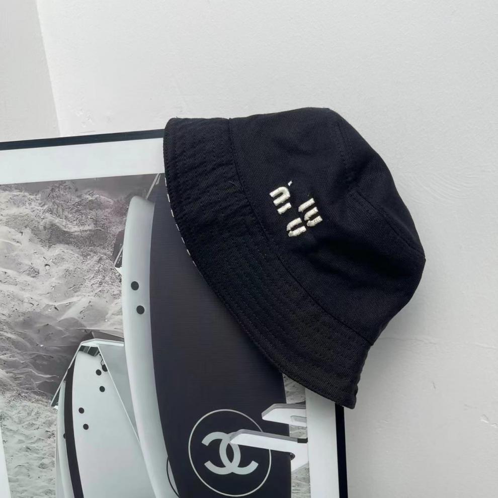 M7S Women's Double-Sided Fisherman Bucket Hat with UV Protection - Fashionable Sunshade & Face-Covering Hat.