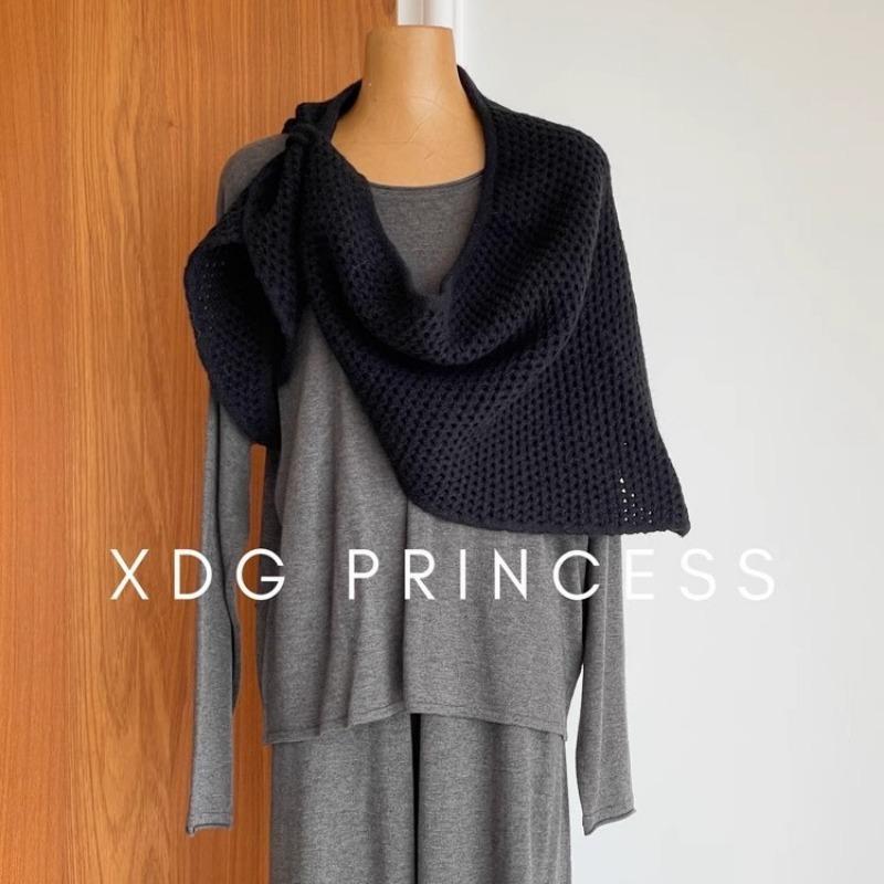 Export to Korea! Stacked wear artifact autumn and winter wool hollowed-out triangular shawl women lazy perforated cross outer scarf