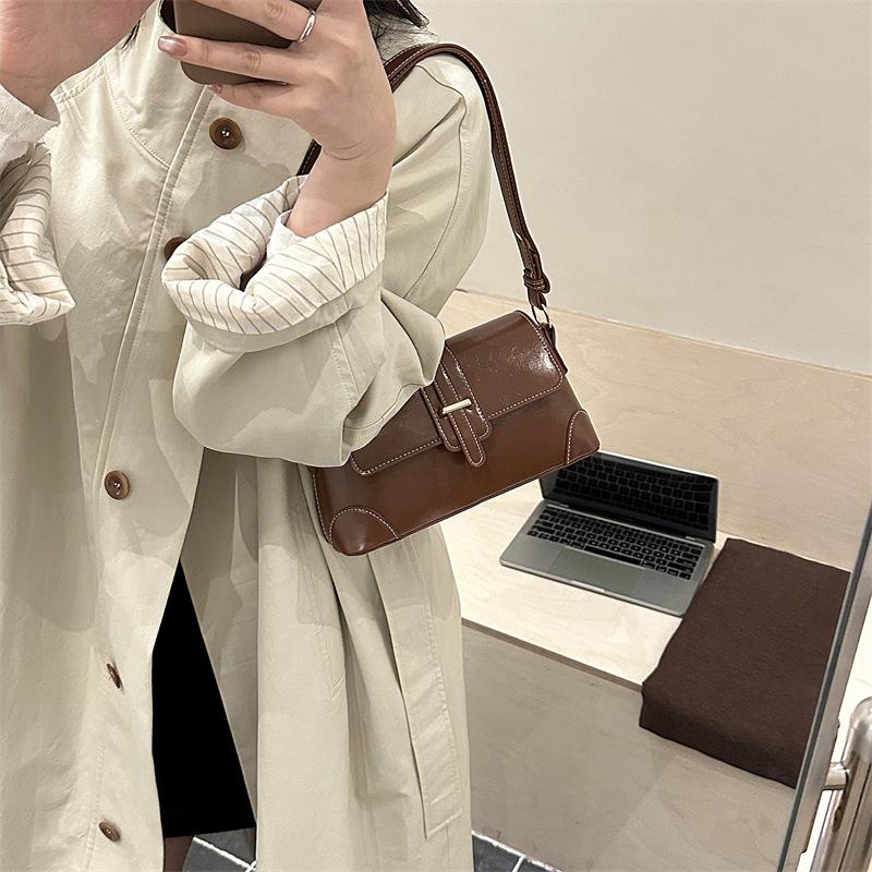 Retro Solid Color Small Bag Versatile Messenger Bag Commuter Simple Shoulder Bag Fashion Design Underarm Bag