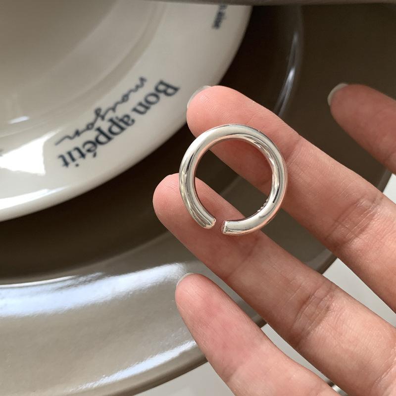 

Chic Adjustable Ring For Women In Geometric Shape With Trendy Minimalist Aesthetic Appeal