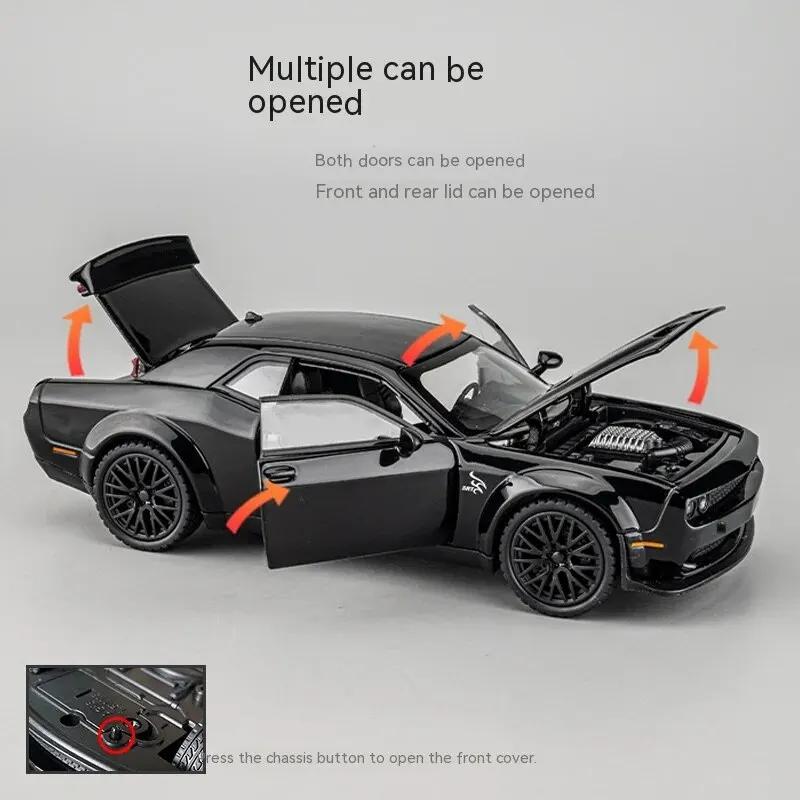 1/32 Scale Dodge Challenger Hellcat STR Red Eyes Toy Car DieCast Vehicles Metel Cars Decoration Pull Back Model Cars with Sound and Light