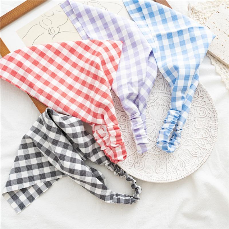 New Square-patterned Bullet Force Triangular Headscarf for Women, Suitable for Spring and Summer, for Tying Up The Hair and Covering The Head.