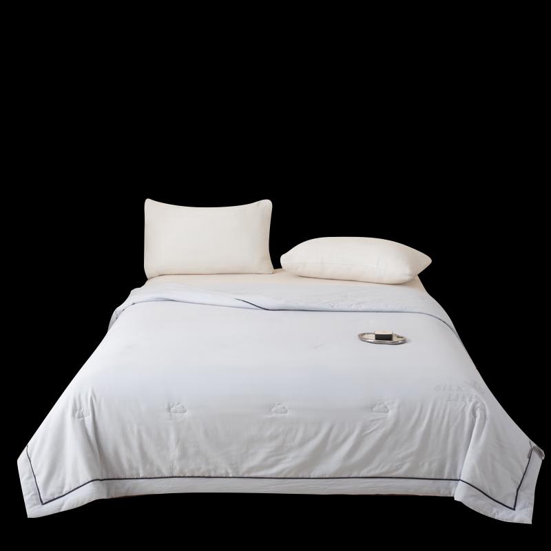 Muji All-Season Twelve-Hole Fiber Quilt