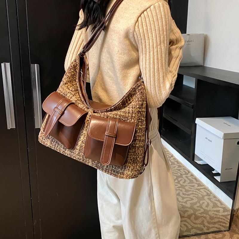 2025 Winter New Large-capacity Fashion Multi-pocket Locomotive Bag Simple Women's Shoulder Messenger Bag Backpack