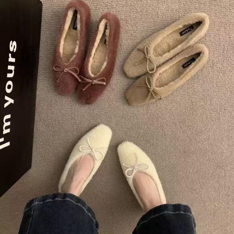 Fashion New Woman Flats Low Heels Casual Female Sneakers Slip-on Loafers Fur Round Toe Shallow Mouth Autumn Dress Boat Slip on Winter