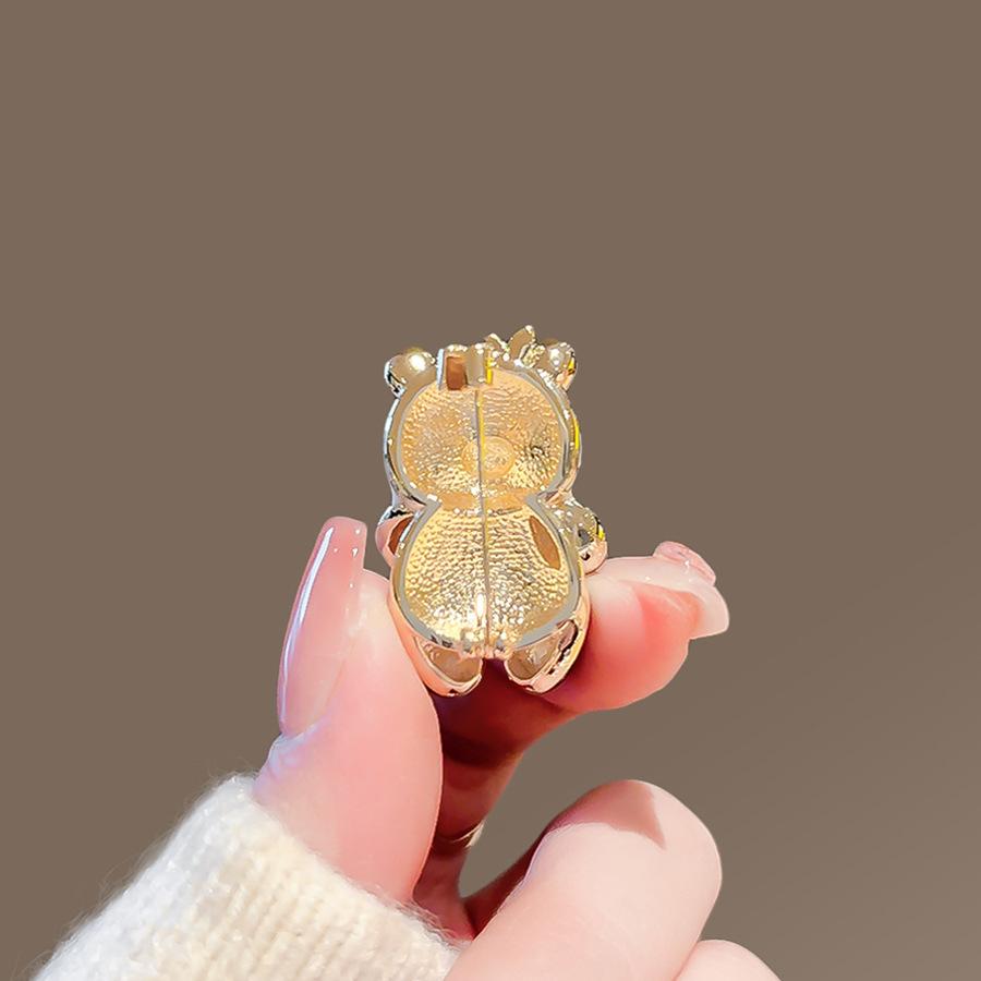 Chinese Style Cute Panda Holding Bamboo Brooch Cartoon Small Animal Corsage Summer New Product National Style Pin Coat