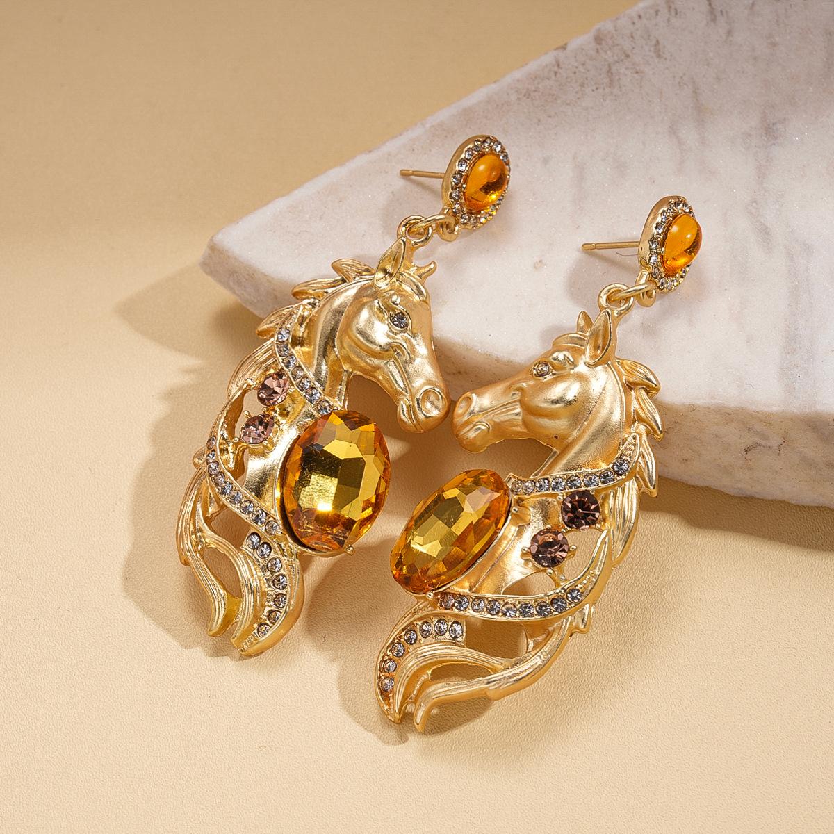 Palace-style Oval Horse Head Earrings, Fashionable, Light, Luxurious and High-end Earrings