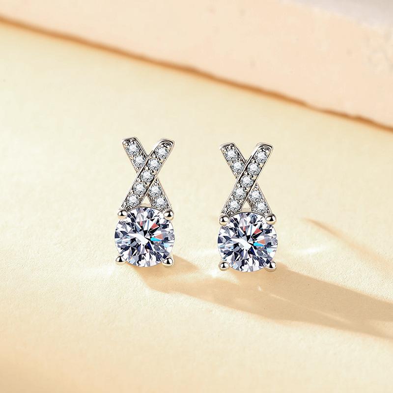 2026 Princess Inlaid Zircon Four-claw Stud Earrings Fashionable Versatile High-end X Cross Earrings Ear Jewelry