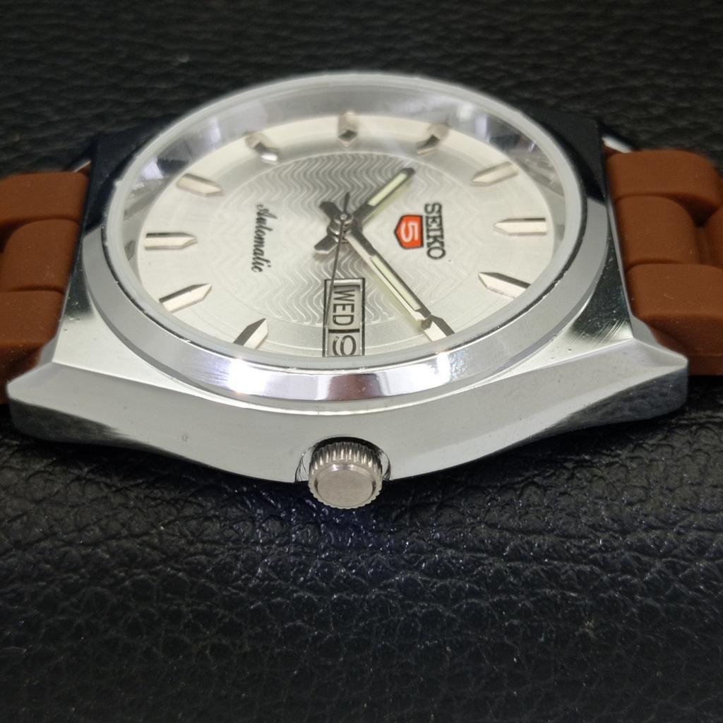 REFURBISHED VINTAGE SEIKO 5 AUTOMATIC JAPAN MENS SILVER DIAL WATCH a434684-2