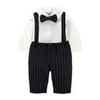 Completo formale per ragazzo in stile britannico: Completo due pezzi: Camicia con papillon, Bretelle e Pantaloni lunghi.
