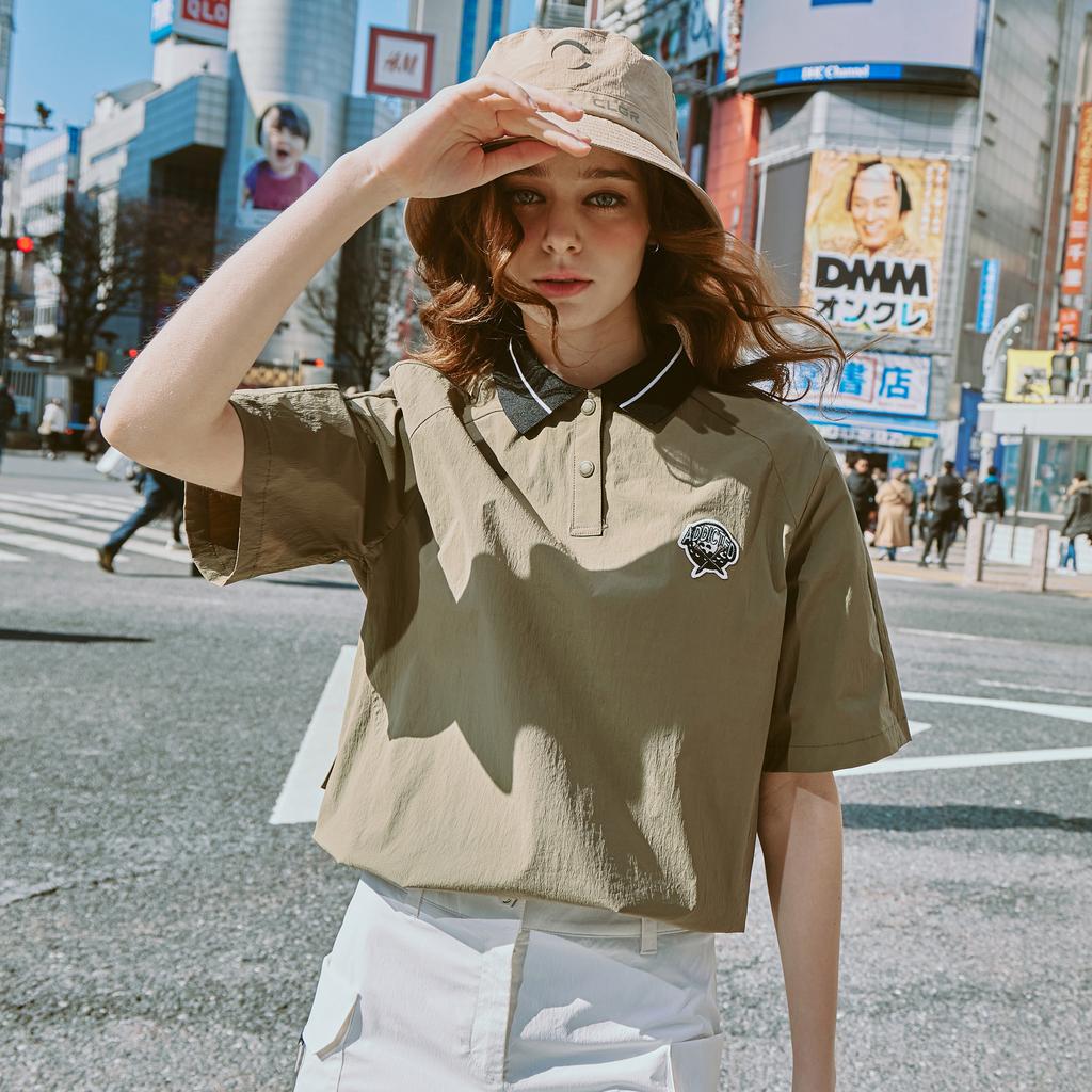 CHALLENGER Lip Cara Logo Patch Women'S Raglan Short Sleeve Woven Top Khaki