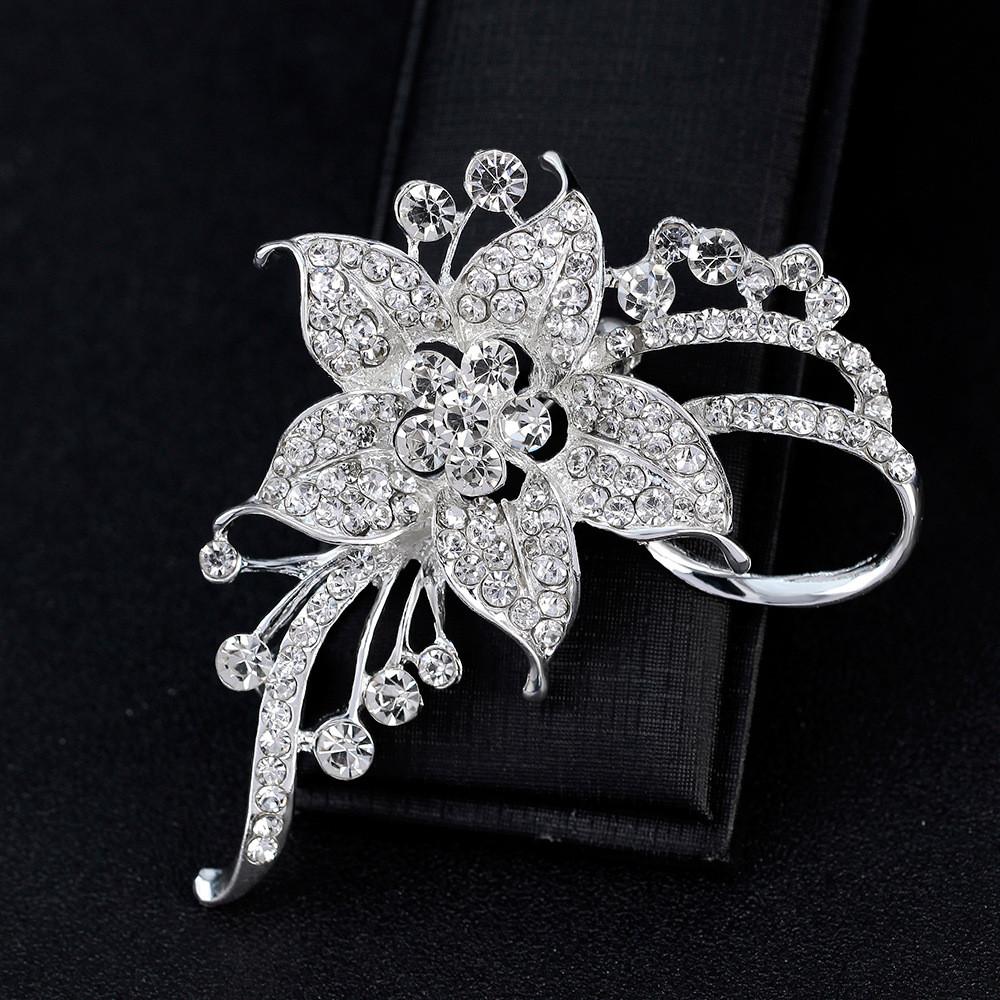 Alloy Leaf Brooch Pin With Rhinestones For Women Spring Fashion Jewelry