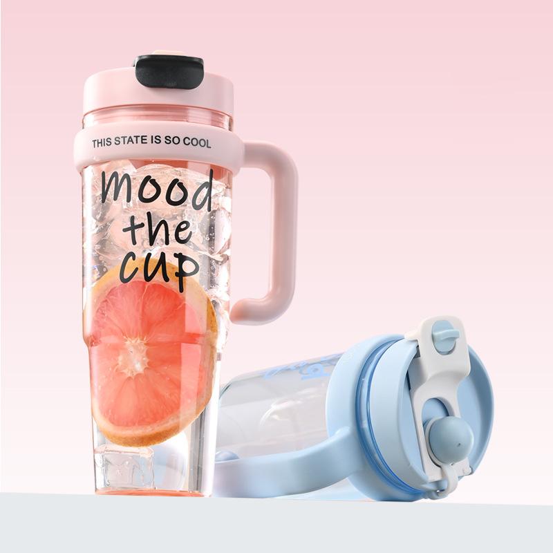 MeyJig 900ML Strohbecher Tragbare Handheld-Wasserflasche Großes Fassungsvermögen Sportbecher Trinkbecher Weiblich