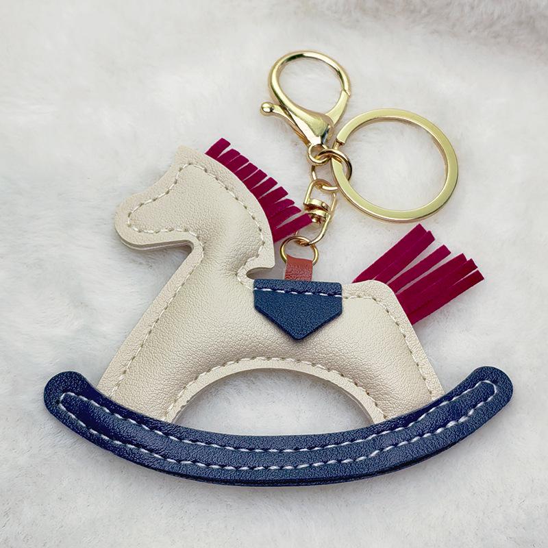 2025 Jahr des Pferdes Leder Schlüsselanhänger - Kreativer Kleines Pferd Anhänger mit Baumwollgefülltem Wackel Charm