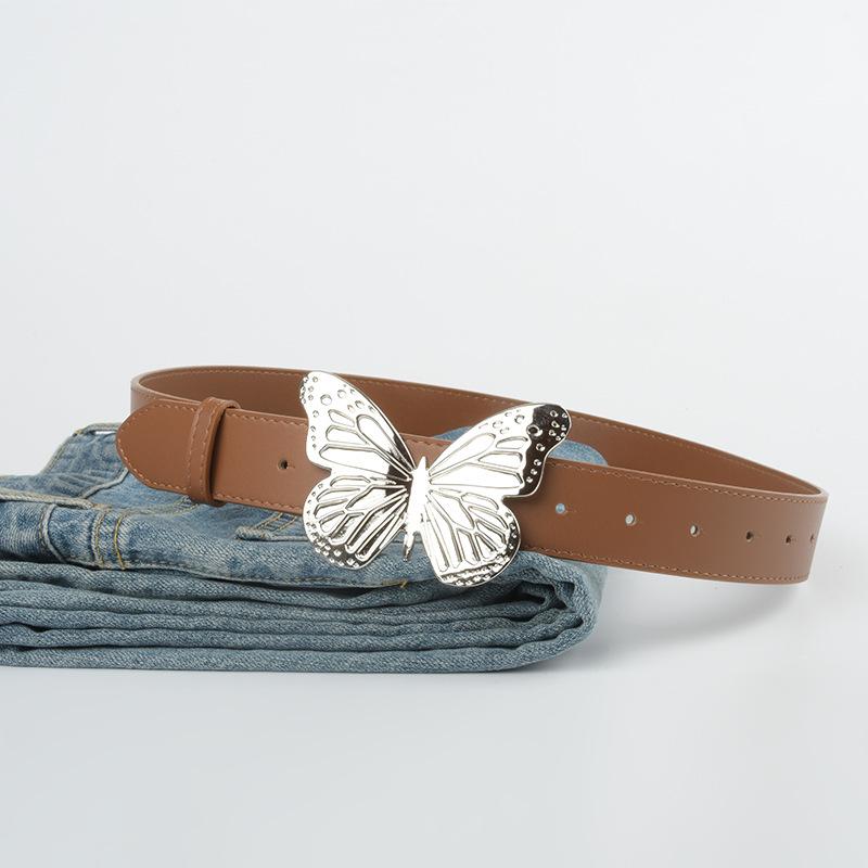 Four Seasons Wear Neuer breiter Ledergürtel für Damen im trendigen Ins-Stil mit großem Schmetterlingsdekor, gepaart mit Jeansanzug für Damen