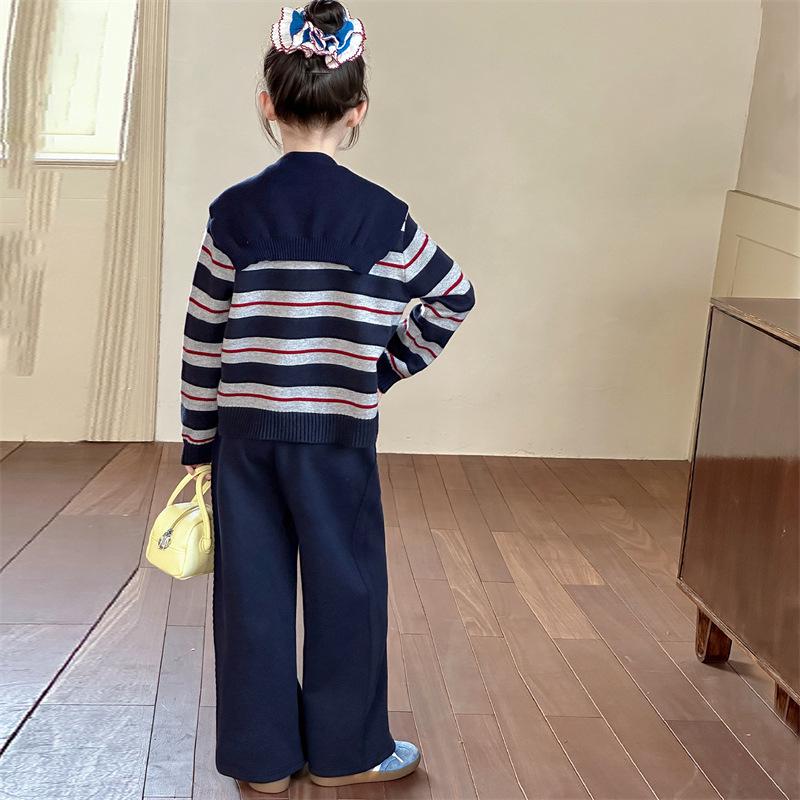 Mädchen Strick-Cardigan mit Streifenmuster - Frühling/Herbst 2025 Kollektion