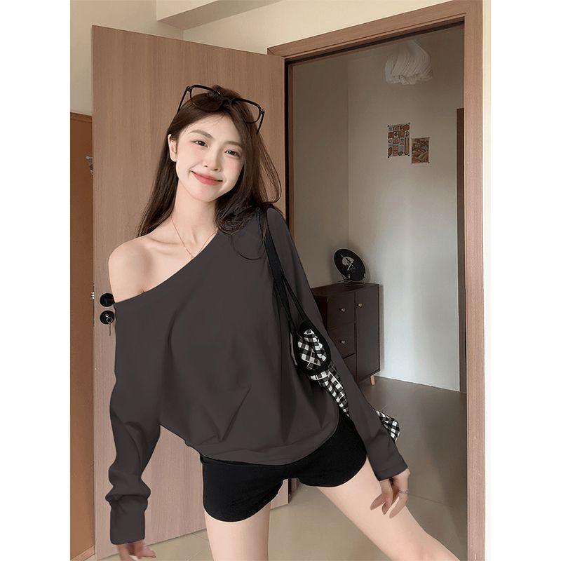 

Lazy Zhang Xiaoyi Fleece-lined off-the-Shoulder Long Sleeves T-shirt