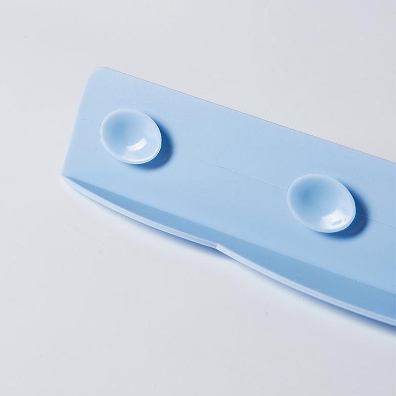 

Kitchen Sink Water Splashing Guard Silicone Water Splatter Guard with Suction Cup for Dishes Washing Type 1